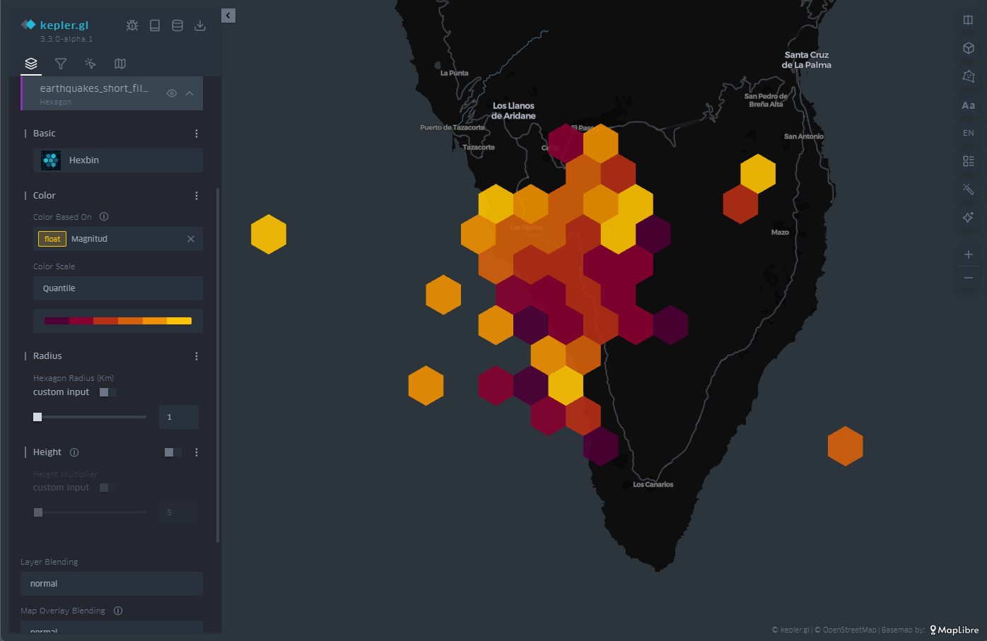 Mapa con los seísmos en la isla de La Palma representados por hexágonos. El color está asociado a la magnitud del seísmo y el hexágono agrega los puntos que cubre su extensión.