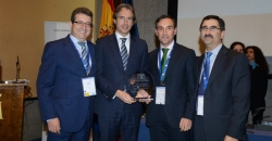 Foto representantes del Ayuntamiento de Zaragoza galardonado con el premio