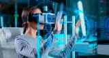 Mujer visualizando un conjunto de datos a través de unas gafas de realidad aumentada