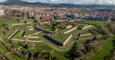 Dataset: Zona de vianants, parcs i places de Pamplona
